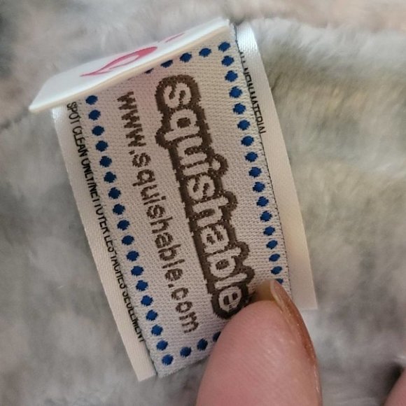 ❤️ 8" Squishable Gray Cat with Rainbow Shark - Picture 4 of 8